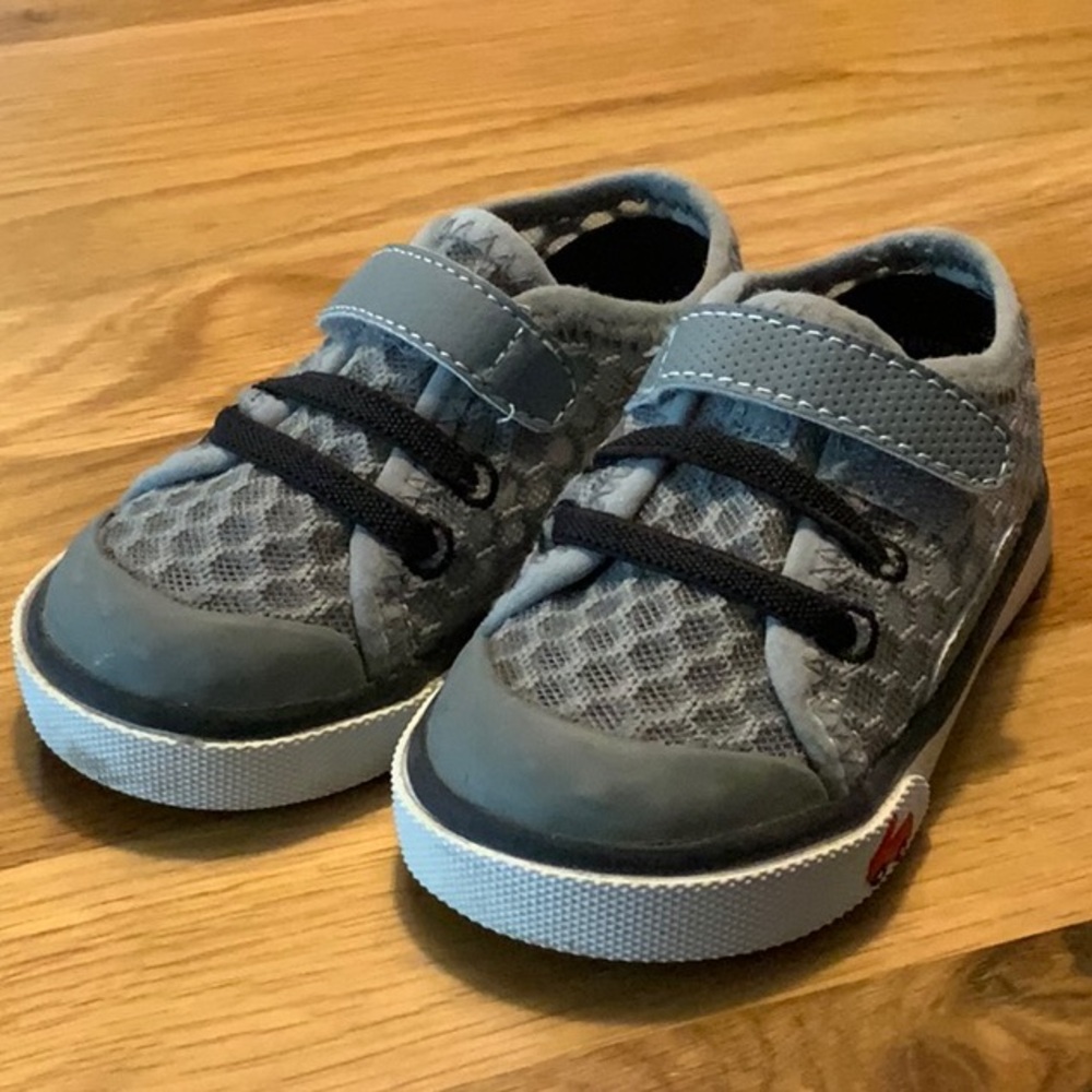See Kai Run Saylor mesh sneaker size 6